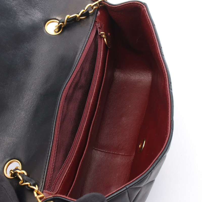 香奈兒 (CHANEL) 絎縫 Diana 翻蓋斜背鏈條包，羊皮材質，黑色，金色五金，二手-2