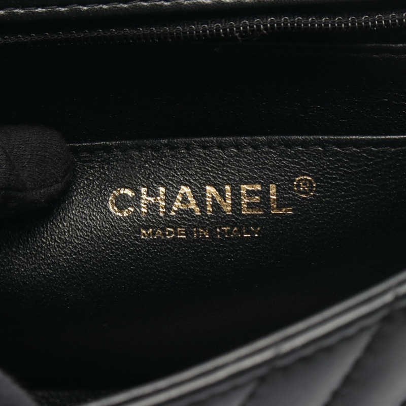 香奈兒 (CHANEL) 人字紋 V 字縫線迷你斜挎鏈條包，羊皮材質，黑色，金色五金，CC 標誌-3