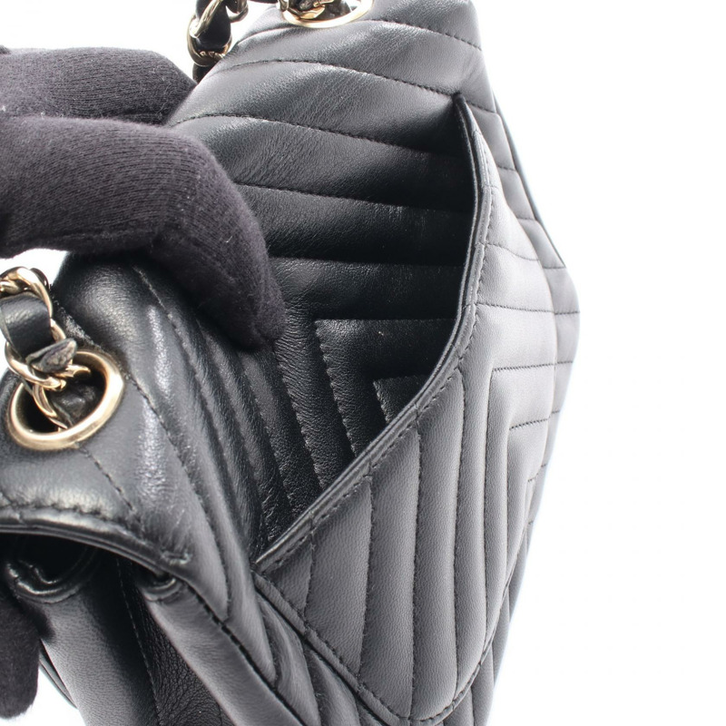 香奈兒 (CHANEL) 人字紋 V 字縫線迷你斜挎鏈條包，羊皮材質，黑色，金色五金，CC 標誌-5