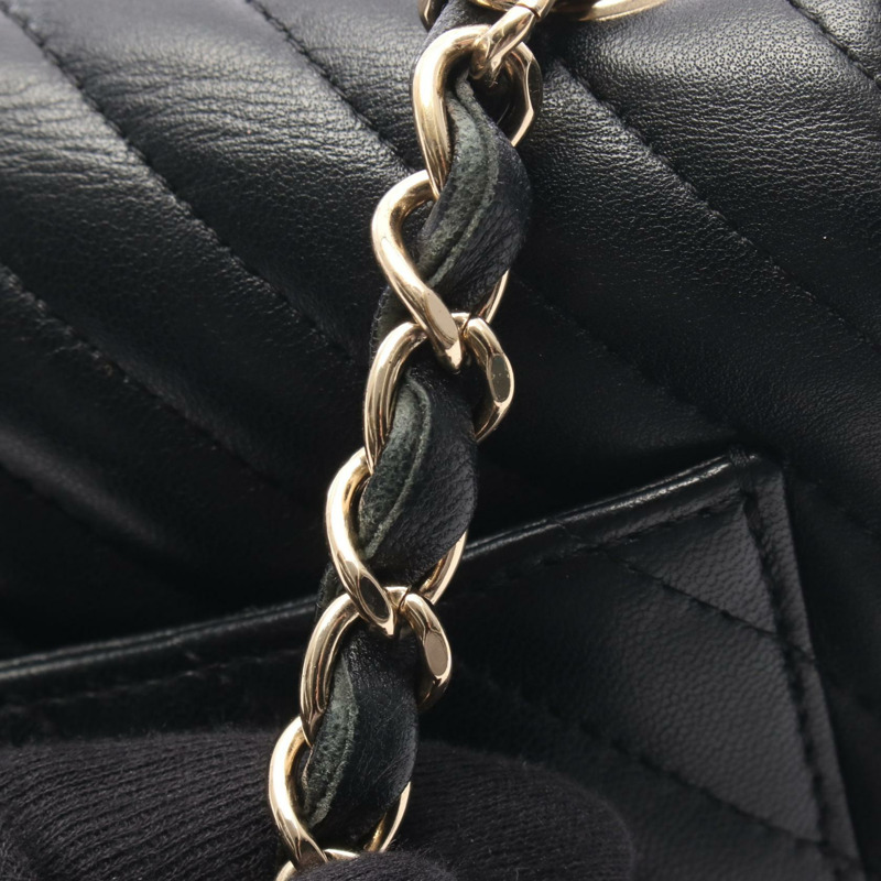 香奈兒 (CHANEL) 人字紋 V 字縫線迷你斜挎鏈條包，羊皮材質，黑色，金色五金，CC 標誌-9