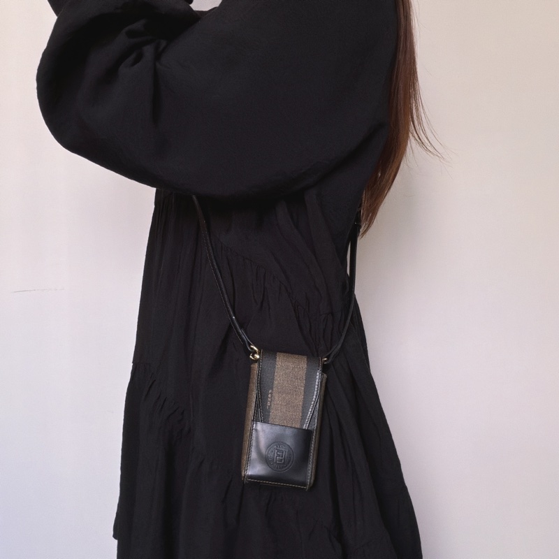Fendi 芬迪 真皮收納盒 短夾 香煙盒 小錢包 wallet on chain-1