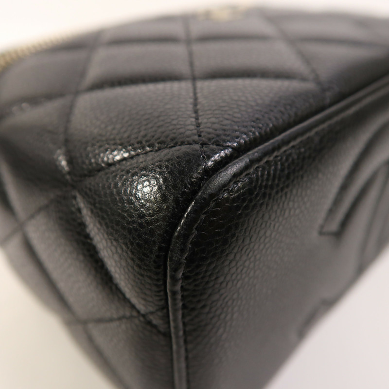 CHANEL 牛皮皮革Vanity Case金扣鏈帶肩背袋-11