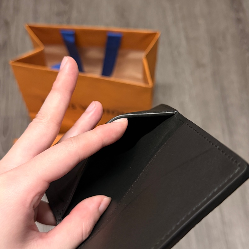 LV袋裝萬用錢包-11