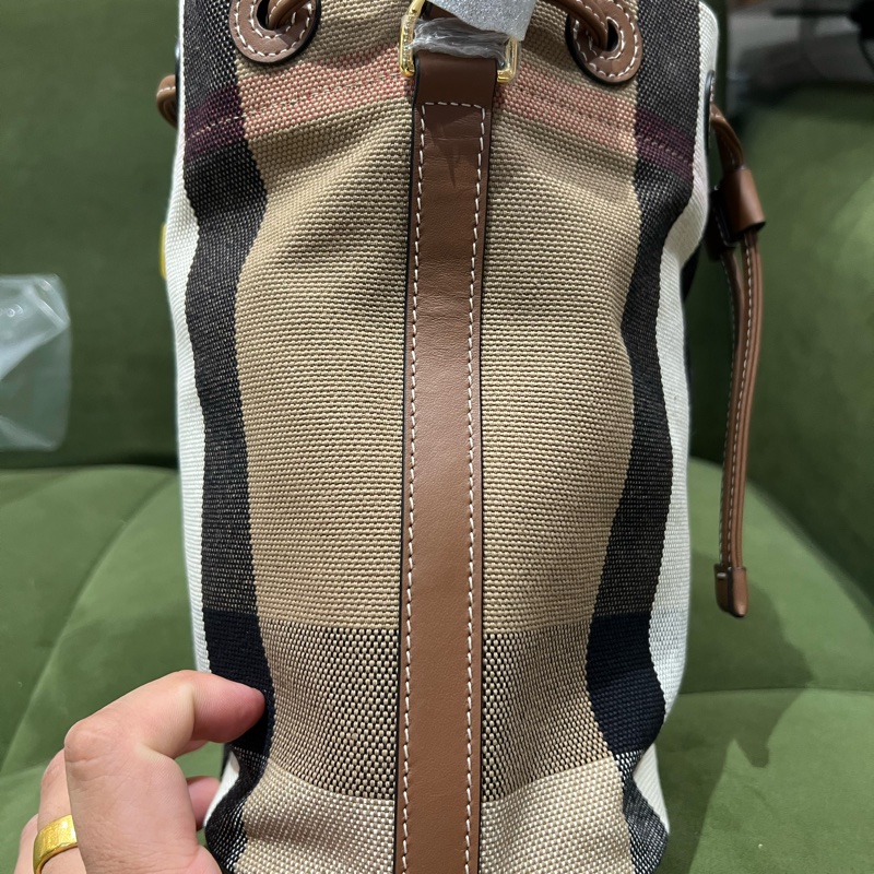 Burberry水桶包 全新 貨號 80840451-3
