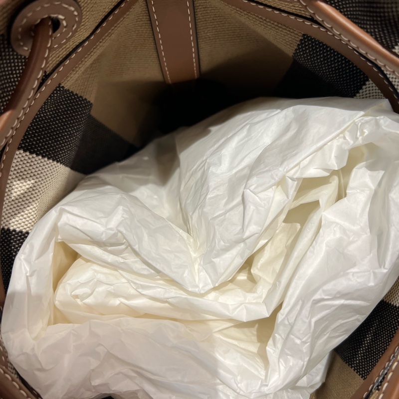 Burberry水桶包 全新 貨號 80840451-4