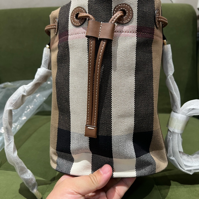 Burberry水桶包 全新 貨號 80840451-10