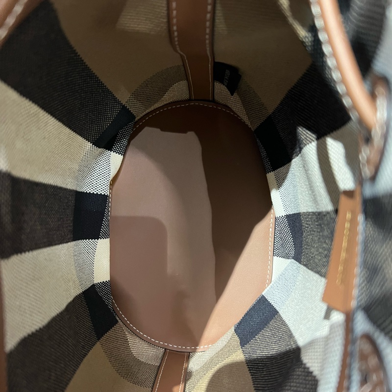 Burberry水桶包 全新 貨號 80840451-13