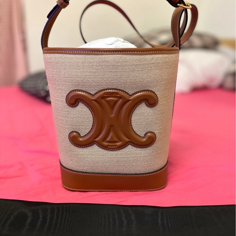 Small Bucket Cuir Triomphe 小款 布料 小牛皮飾邊 肩背包 水桶包-6