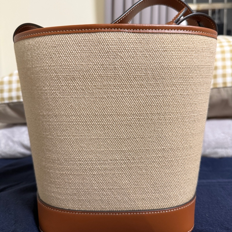 Small Bucket Cuir Triomphe 小款 布料 小牛皮飾邊 肩背包 水桶包-7