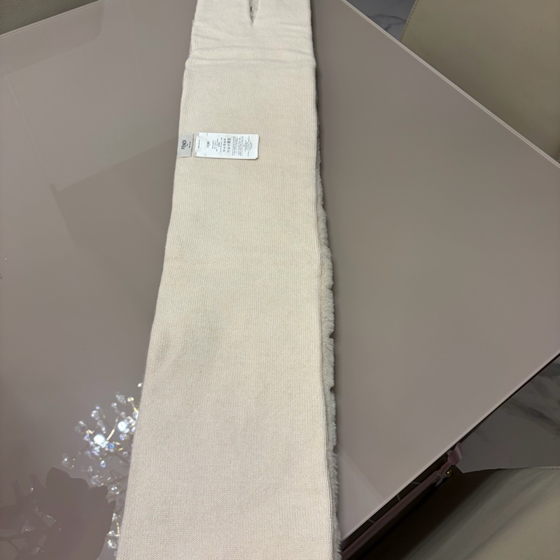 Fendi滿版Logo羊毛圍巾-7