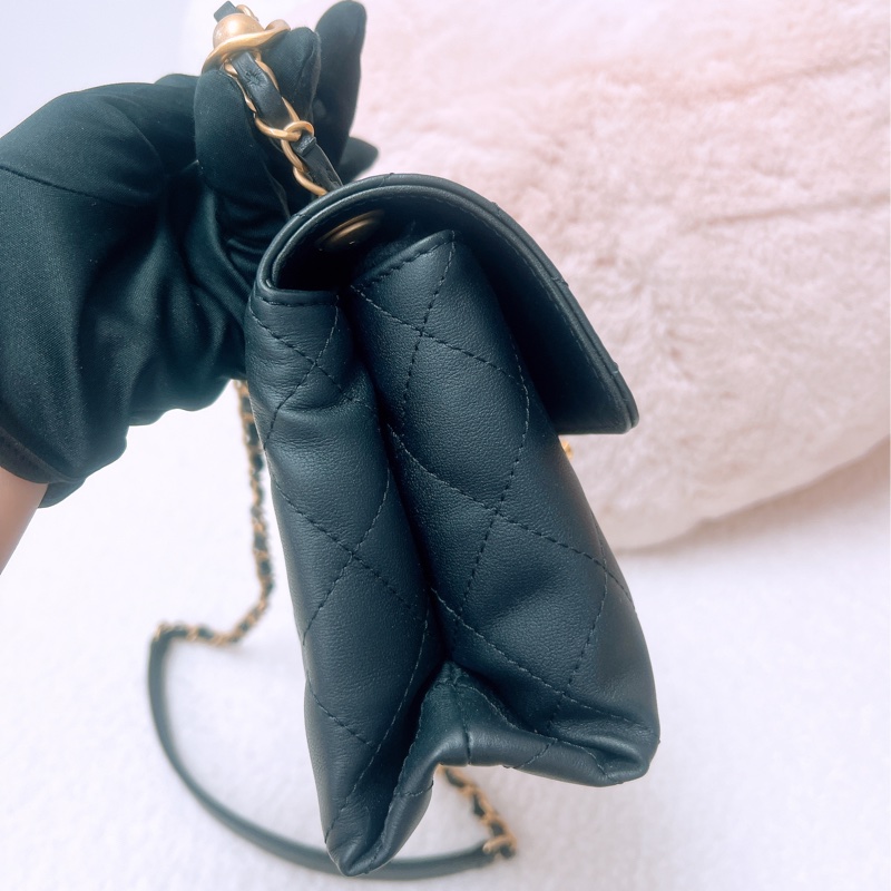 Chanel 黑金手柄翻蓋包-5