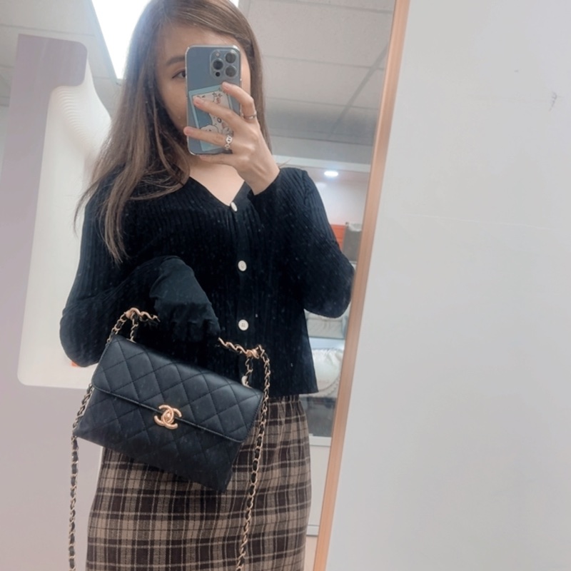 Chanel 黑金手柄翻蓋包-13