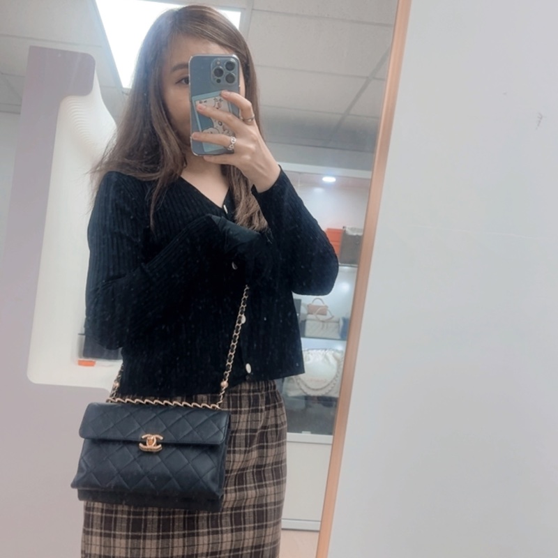 Chanel 黑金手柄翻蓋包-14