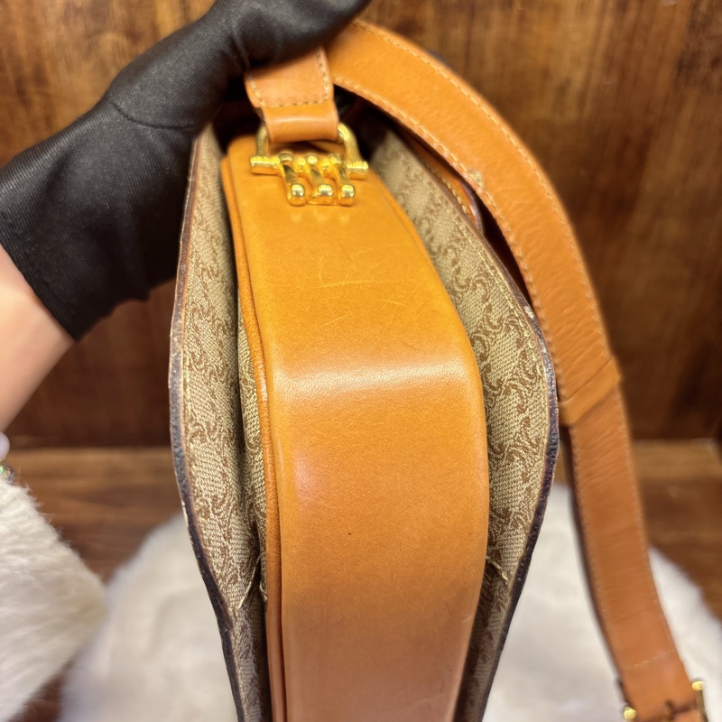 Celine 經典凱旋門斜背包-3