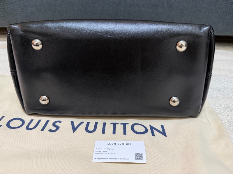 Louis Vuitton LV CarryAll Cargo Vibe PM 黑武士-3