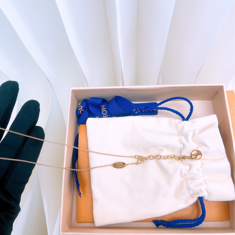 Lv louisette 花卉項鍊-1