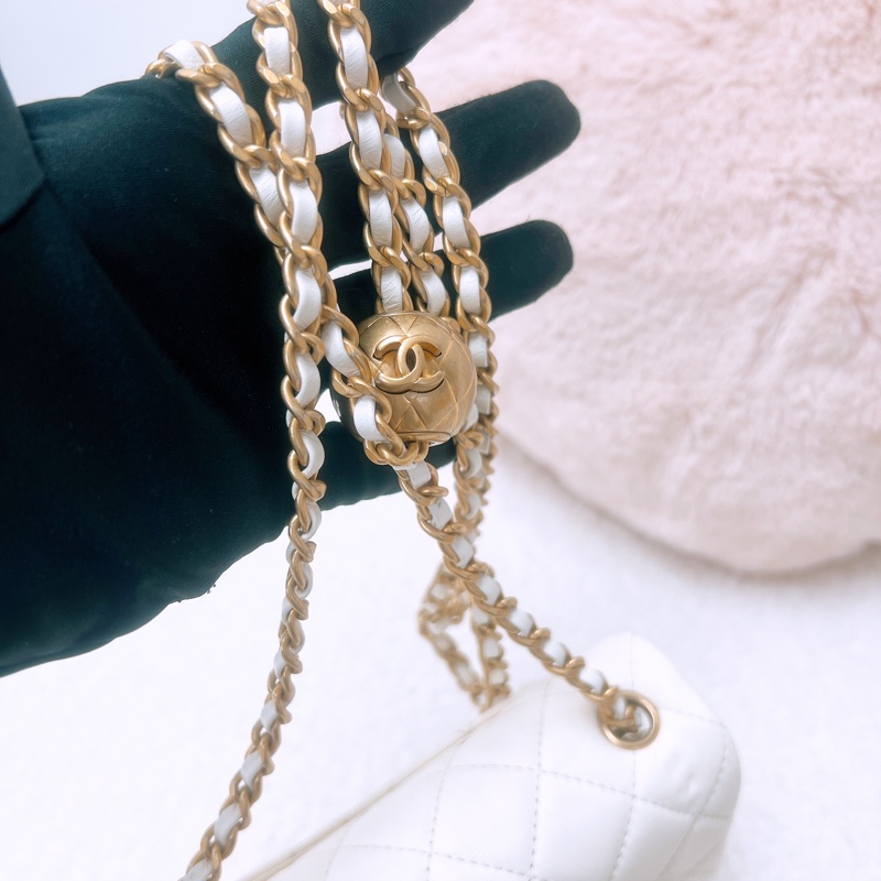 Chanel mini cf 20 白色金球斜挎包-9