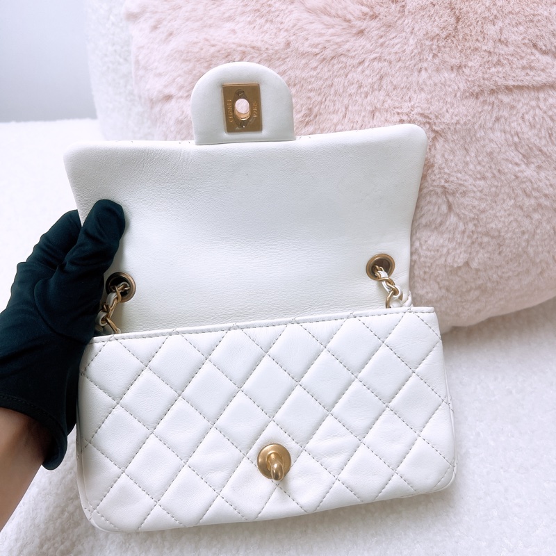 Chanel mini cf 20 白色金球斜挎包-10