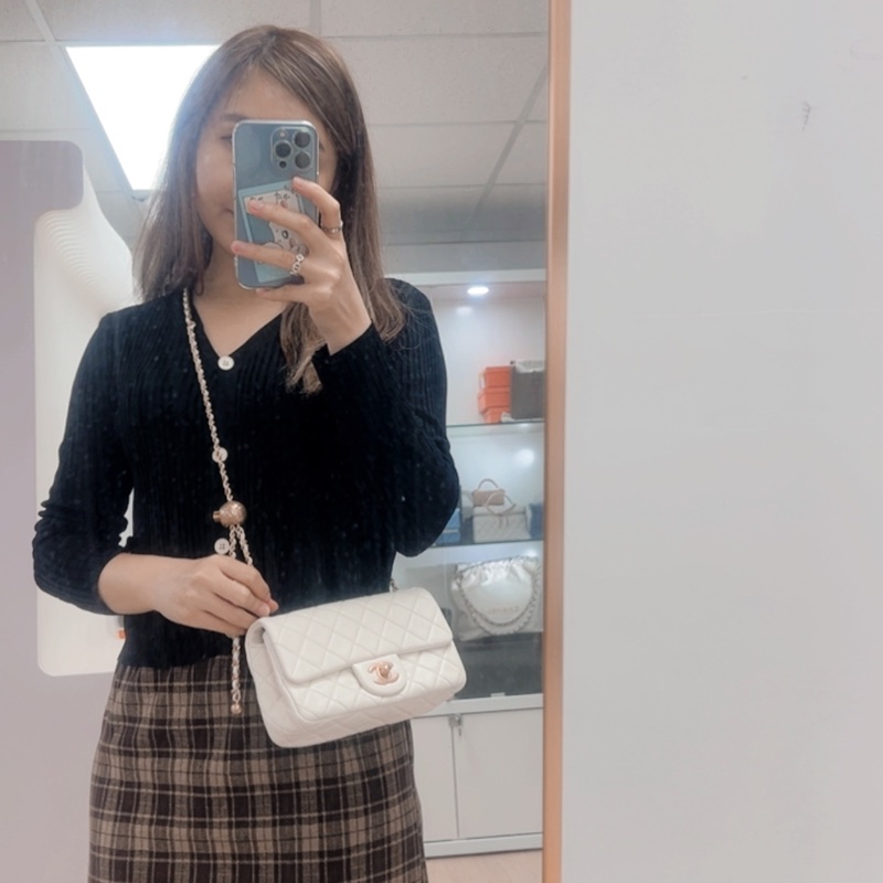 Chanel mini cf 20 白色金球斜挎包-12