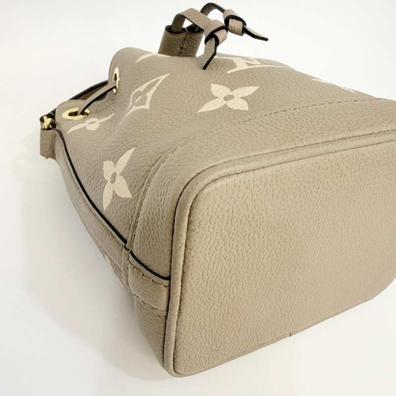 Louis Vuitton -斑鳩灰牛皮Nano Noé水桶包-5