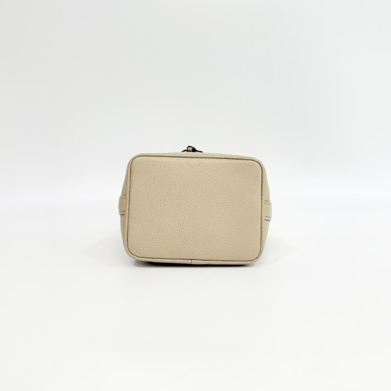 Louis Vuitton -斑鳩灰牛皮Nano Noé水桶包-9