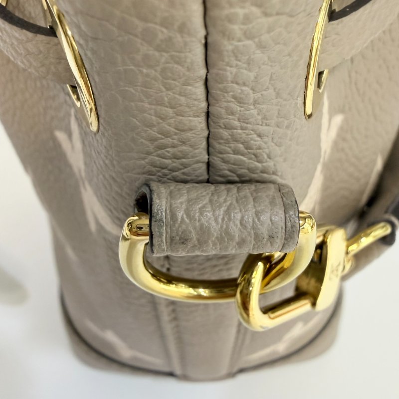 Louis Vuitton -斑鳩灰牛皮Nano Noé水桶包-16