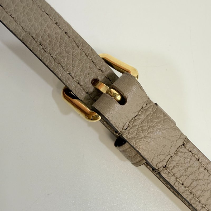 Louis Vuitton -斑鳩灰牛皮Nano Noé水桶包-18