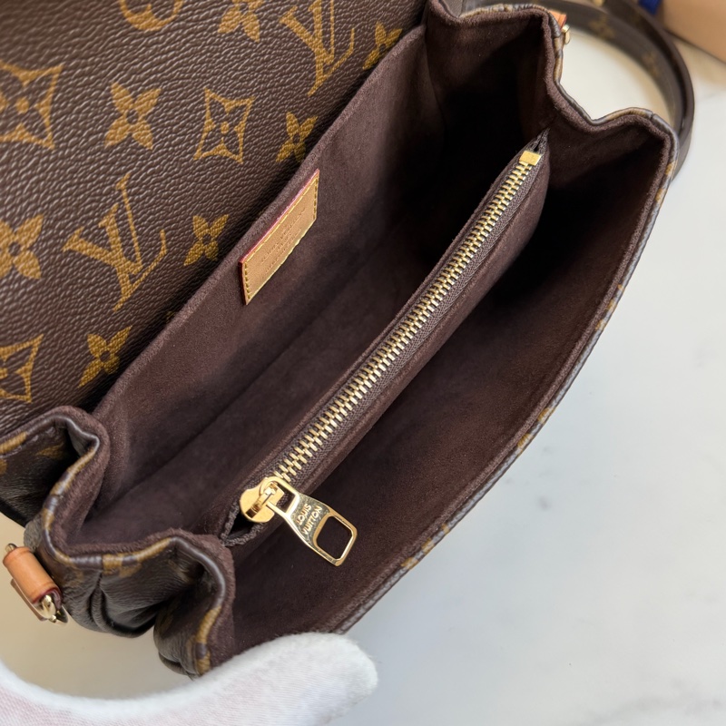 LV East west 新款郵差包 M46279晶片款-25