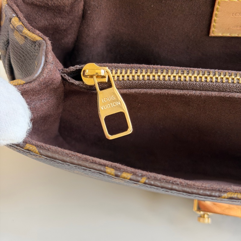 LV East west 新款郵差包 M46279晶片款-27