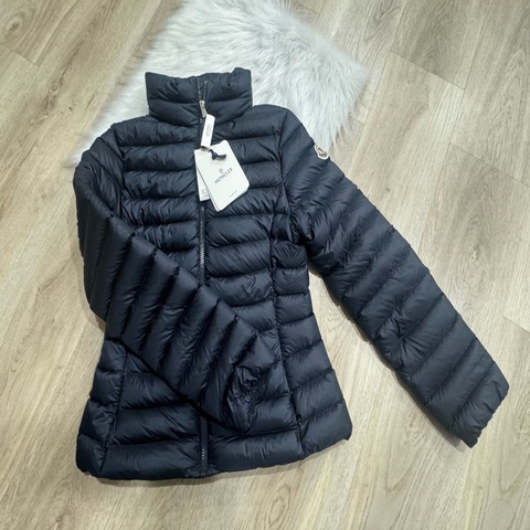 Moncler 羽絨外套