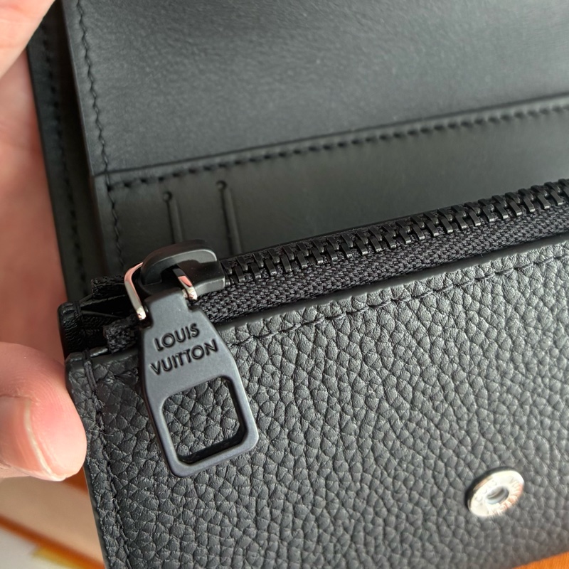 Lv黑皮革三摺短夾 零錢包 m26250 全新-19