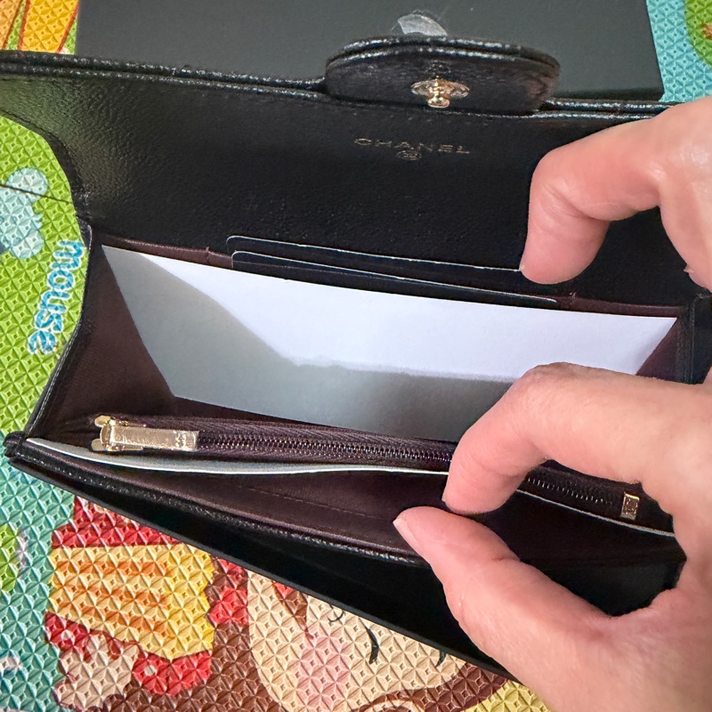 Chanel。香奈兒。淡金扣翻蓋中夾-3