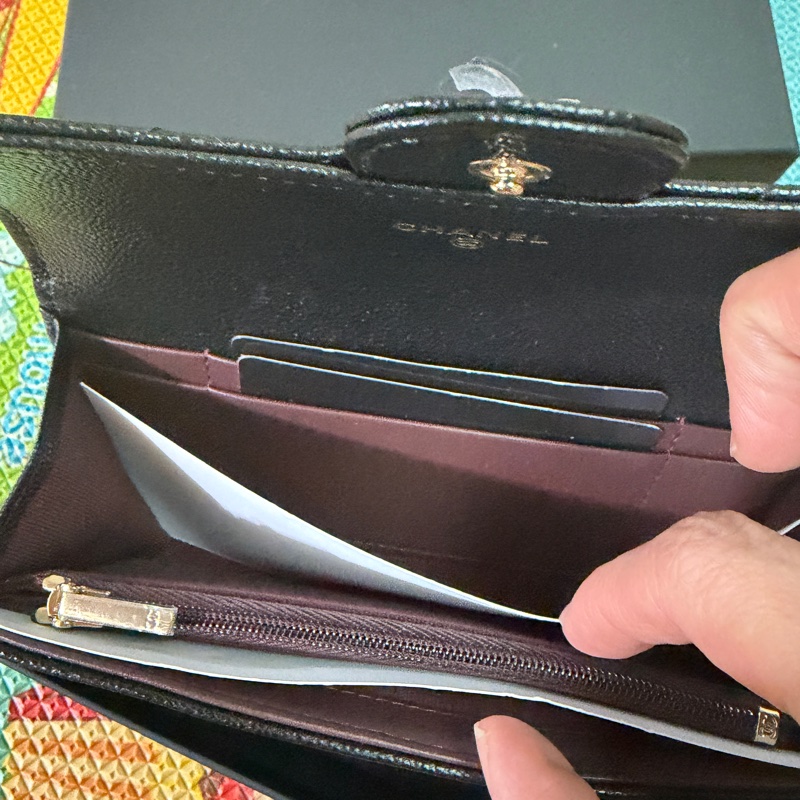 Chanel。香奈兒。淡金扣翻蓋中夾-4