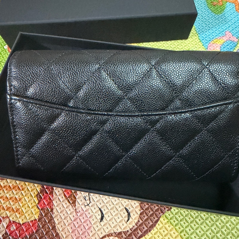 Chanel。香奈兒。淡金扣翻蓋中夾-5