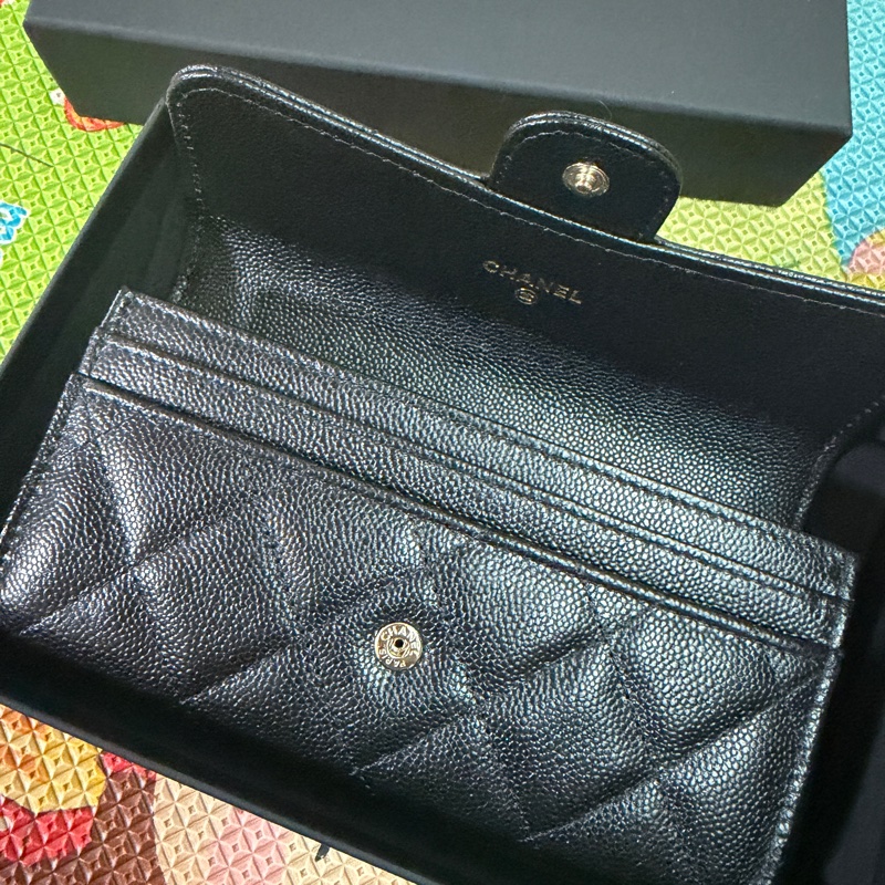 Chanel。香奈兒。淡金扣翻蓋中夾-6