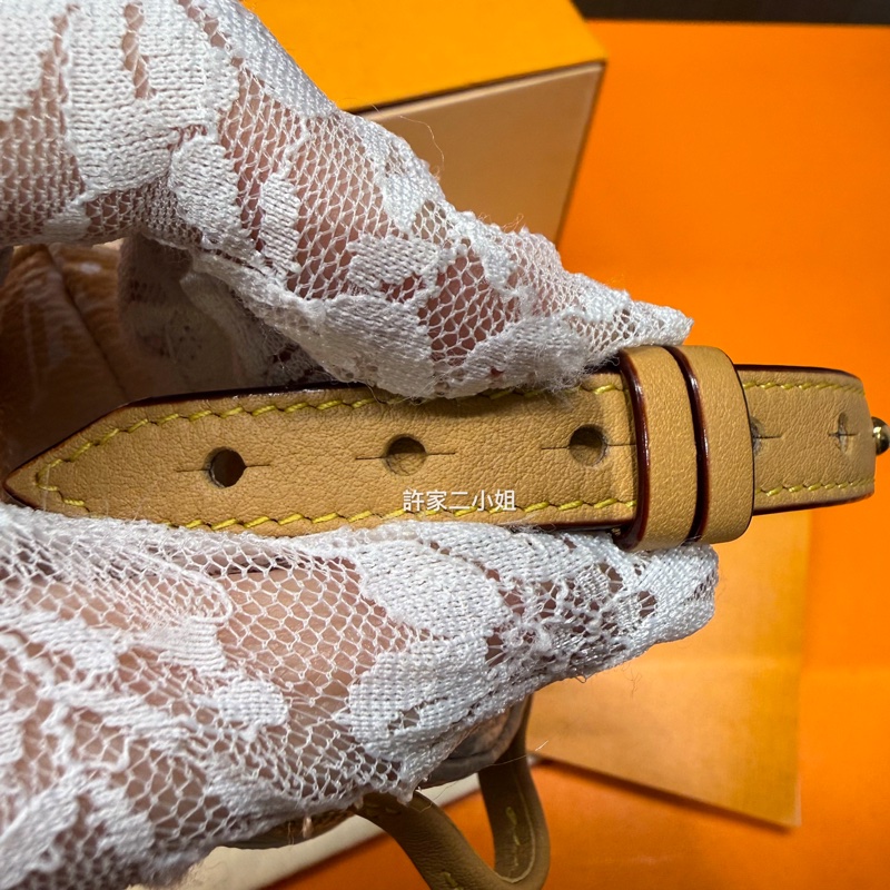 Louis Vuitton 99新 只裝得下可愛 手腕包/吊飾-22