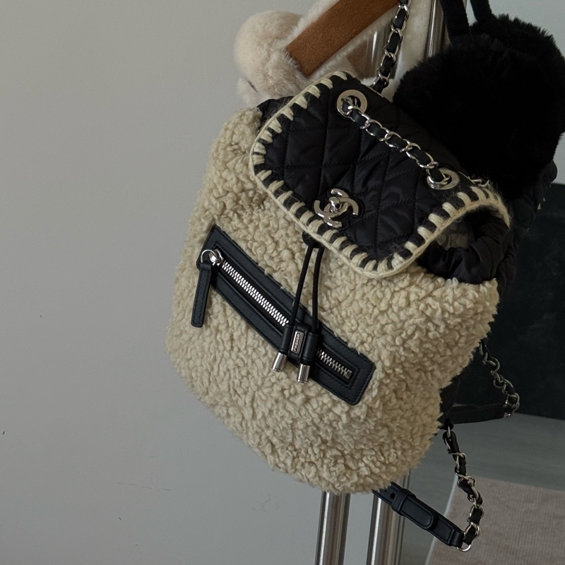 【現貨】網紅款!Chanel 羊羔毛拼接尼龍後背包 反季買最划算-0