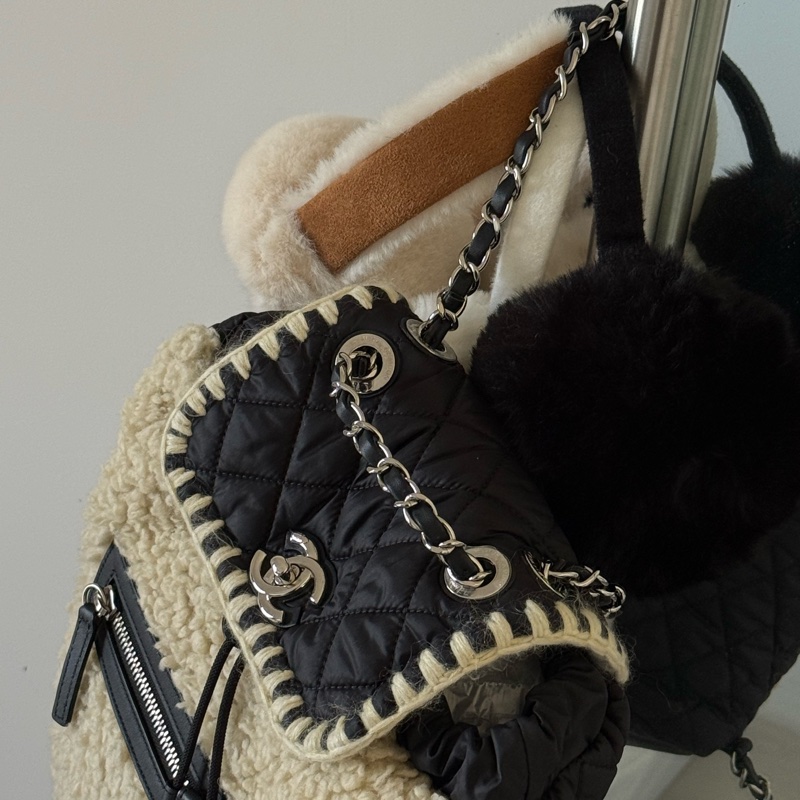 【現貨】網紅款!Chanel 羊羔毛拼接尼龍後背包 反季買最划算-3