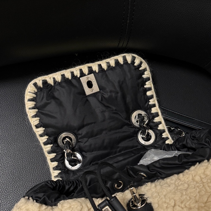 【現貨】網紅款!Chanel 羊羔毛拼接尼龍後背包 反季買最划算-4