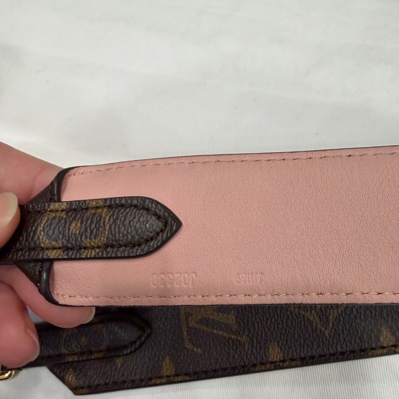 Louis Vuitton LV 經典老花拼粉 雙面 寬背帶-23
