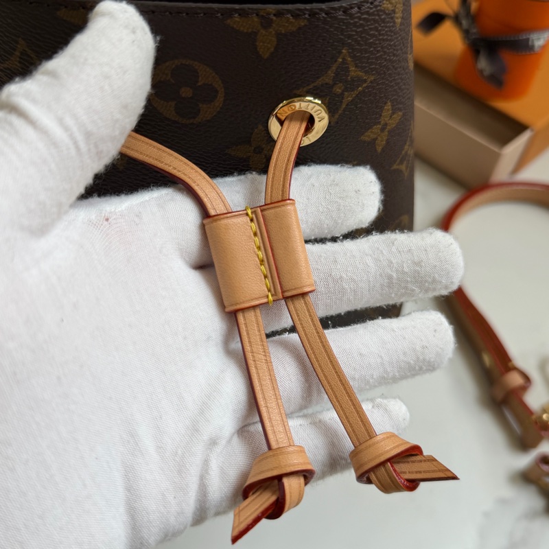 LV Néonoé BB 新款小水桶M46581 晶片款-21