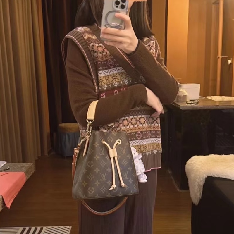 LV Néonoé BB 新款小水桶M46581 晶片款-29