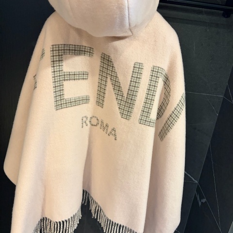 Fendi 羊毛粉色雙面圖案斗篷