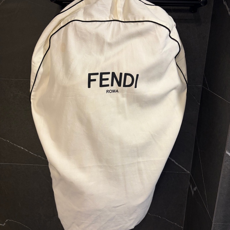 Fendi 羊毛粉色雙面圖案斗篷-3