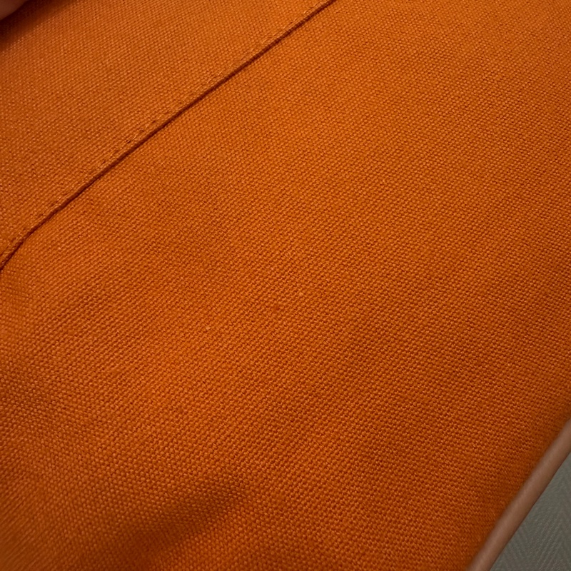 Hermes 橙色帆布銀釦收納化妝包-7