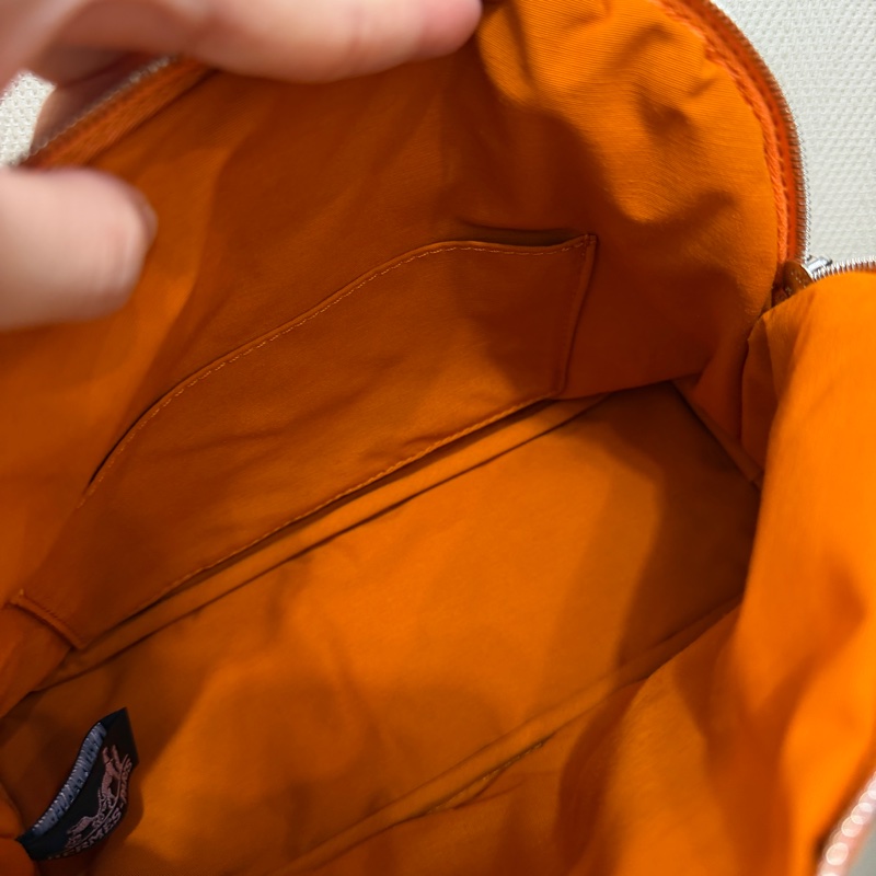 Hermes 橙色帆布銀釦收納化妝包-12