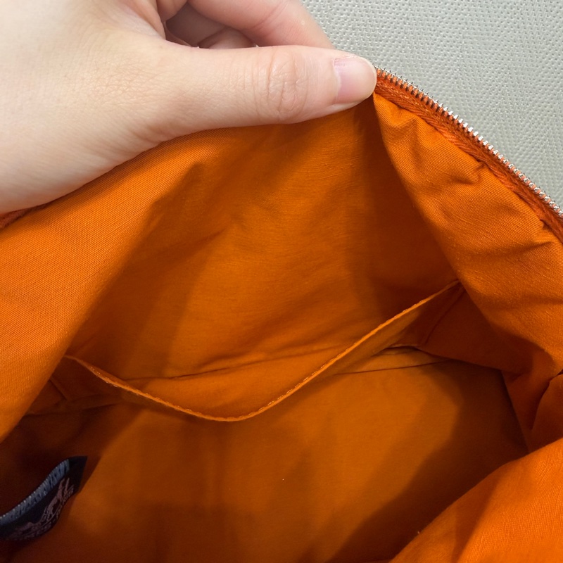 Hermes 橙色帆布銀釦收納化妝包-13