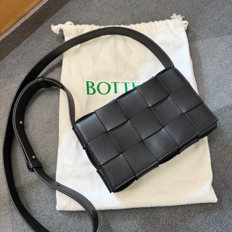 Bv Small Cassette 小款編織磁釦 斜背包-0