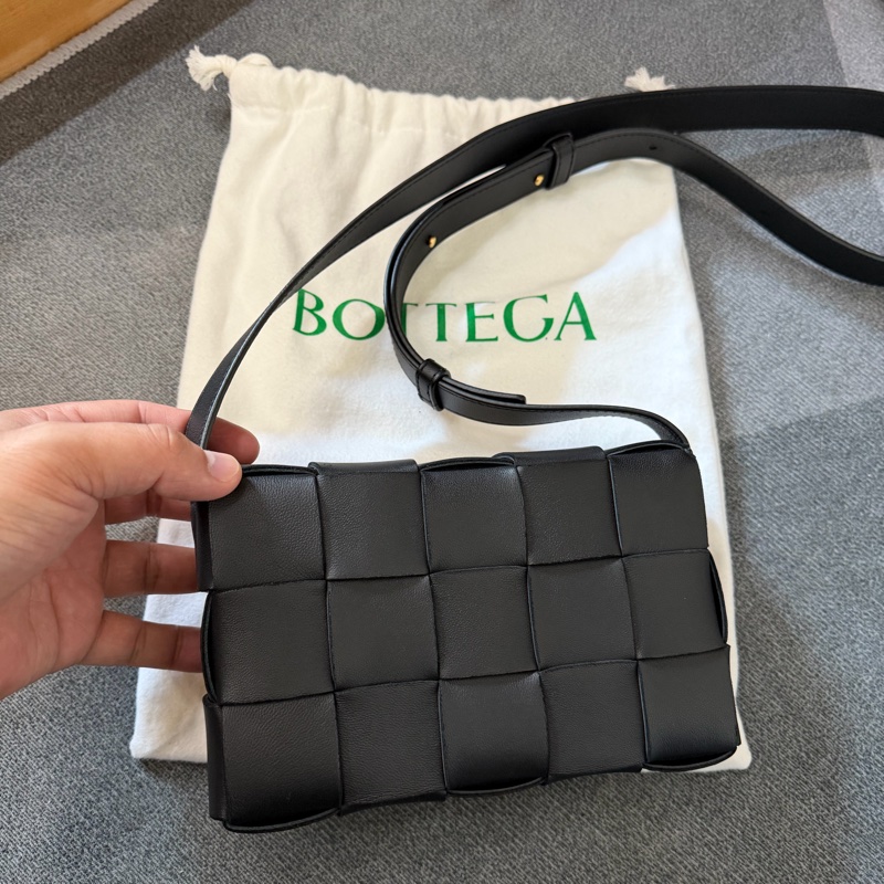 Bv Small Cassette 小款編織磁釦 斜背包-1