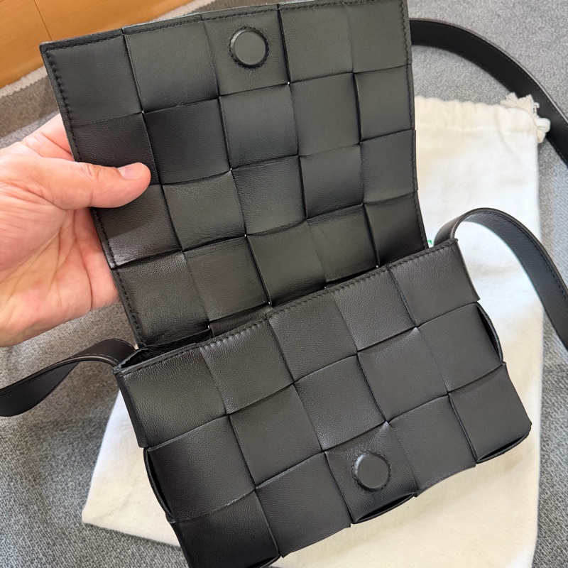 Bv Small Cassette 小款編織磁釦 斜背包-6